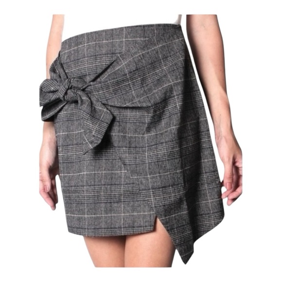By Together Dresses & Skirts - By Together Bow Skirt Size Medium